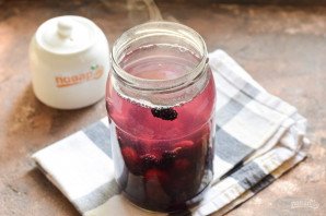 Компот из вишни и шелковицы на зиму