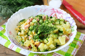 Окрошка на огуречном рассоле Окрошка на огуречном рассоле