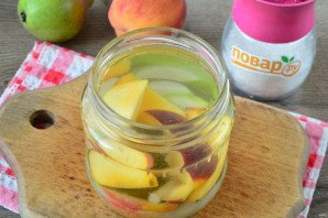 Компот из груш и персиков на зиму