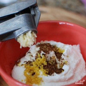 Соус из йогурта и огурцов