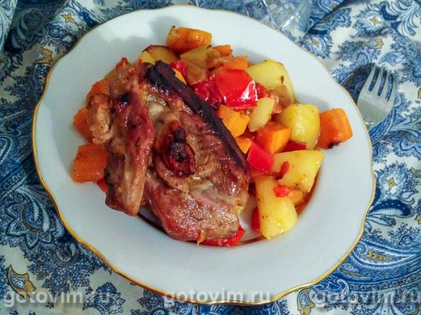 Баранина в рукаве, запеченная с овощами Баранина в рукаве, запеченная с овощами