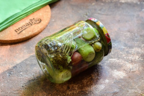 Огурцы с крыжовником на зиму Огурцы с крыжовником на зиму