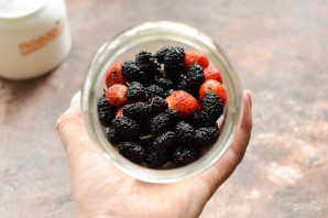 Компот из клубники и шелковицы на зиму