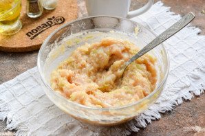 Куриные котлеты с кабачком в сливочном соусе