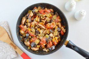 Рагу из баклажанов с курицей Рагу из баклажанов с курицей