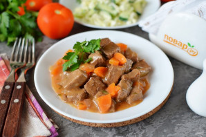 Тушеная телятина с подливкой Тушеная телятина с подливкой