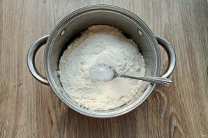 Пирог с ревенем и малиной