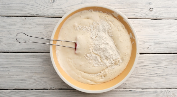 Простая шарлотка с яблоками, пошаговый рецепт с фото