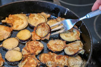Жареные баклажаны с яйцом и мукой Жареные баклажаны с яйцом и мукой