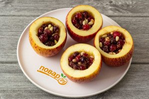 Печеные яблоки с клюквой Печеные яблоки с клюквой