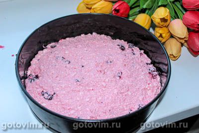 Творожная запеканка на манке с черешней