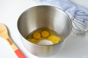 Бисквит с грушами