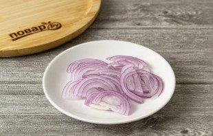 Салат с вялеными томатами