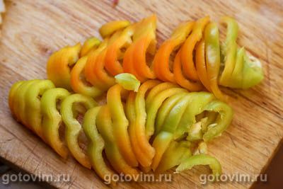 Тушеная фасоль со свининой, копченостями и кофе