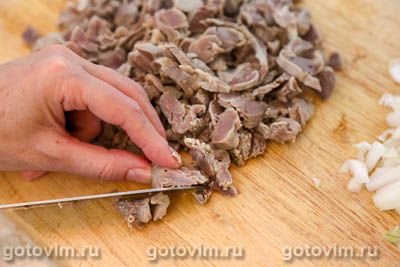 Фрикасе из куриных желудков в соусе на желтках Фрикасе из куриных желудков в соусе на желтках