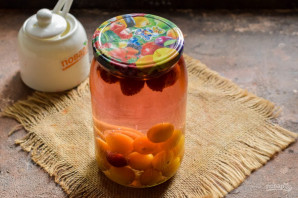 Компот из алычи и клубники на зиму