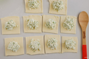 Слоеные конвертики с творогом Слоеные конвертики с творогом