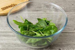 Салат с вялеными томатами