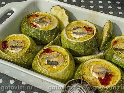 Кабачки «Ницца» запеченые с сыром Шевр и беконом Кабачки «Ницца» запеченые с сыром Шевр и беконом