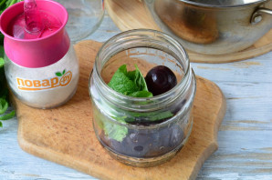 Компот из сливы и мяты на зиму