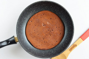 Шоколадный торт на сковороде