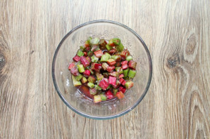 Пирог с ревенем и вишней