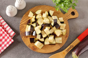 Одесский салат с сельдереем и баклажанами