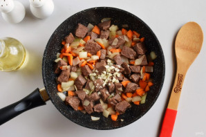 Тушеная телятина с подливкой Тушеная телятина с подливкой