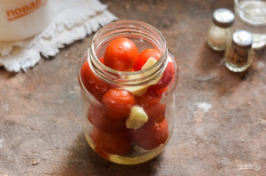 Помидоры черри в томатном соке на зиму