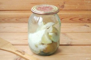 Компот из абрикосов и яблок на зиму