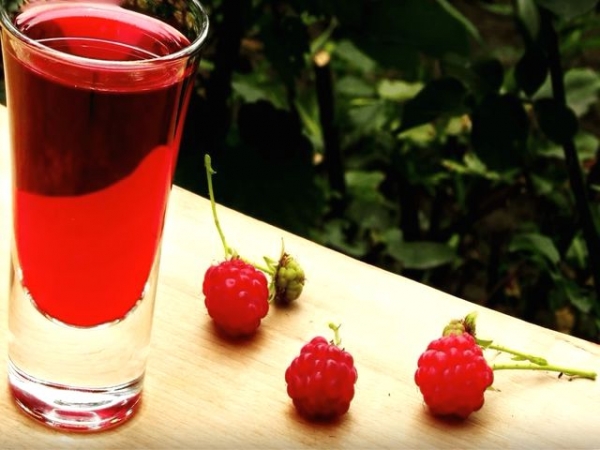 
Настойка из малины на водке в домашних условиях &mdash; простой рецепт из свежих ягод	