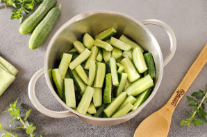 Огурцы по-польски дольками на зиму