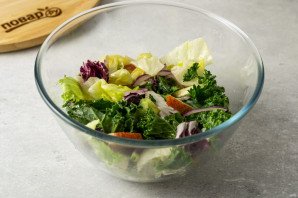 Салат из авокадо с грушей и сыром Салат из авокадо с грушей и сыром