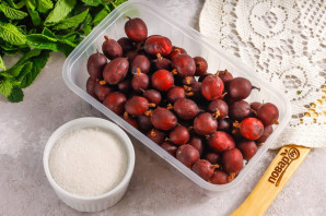 Крыжовник перетертый с сахаром на зиму