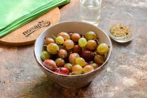 Маринованный крыжовник на зиму