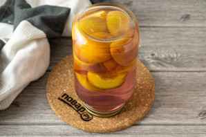 Компот из персиков с лимонной кислотой на зиму