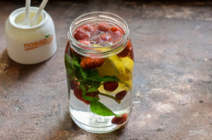 Компот из клубники "Мохито" на зиму