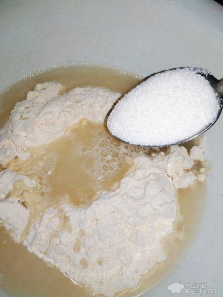 Рецепт: Круглый пшеничный хлеб - В духовке: бюджетный по цене, но вкусный и красивый