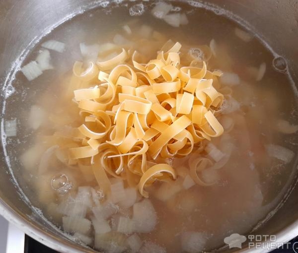 Рецепт: Куриный суп с плавленными сырками - С лапшой лагман