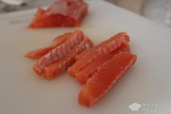 Рецепт: Окрошка с красной рыбой - на курином бульоне