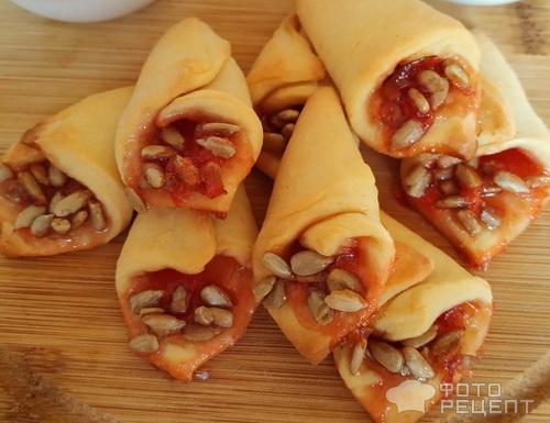 Рецепт: Печенье "Кулек с семечками" - вам семечек насыпать в кулек или в карман?