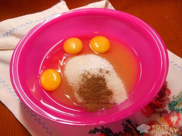 Рецепт: Пирог-десерт со смородиной (без замеса теста) - с чёрствым белым хлебом Рецепт: Пирог-десерт со смородиной (без замеса теста) - с чёрствым белым хлебом