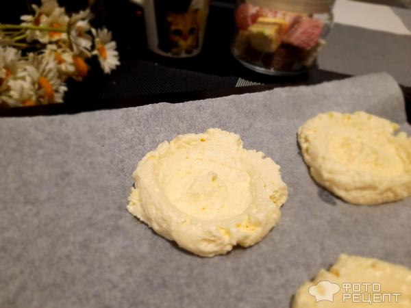 Рецепт: Ватрушки из творожного теста с клубникой - В духовке.