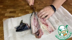 Скумбрия под сливочным сыром с овощами