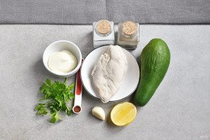 Курица с авокадо