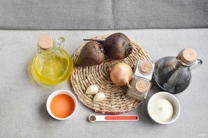 Салат со свежей свеклой