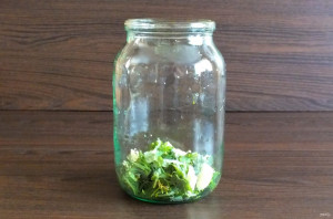 Малосольные огурцы с мятой и чесноком