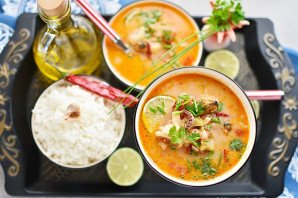 Суп из коктейля морепродуктов Суп из коктейля морепродуктов