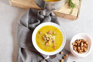 Гороховый суп на мясном бульоне Гороховый суп на мясном бульоне