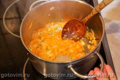 Рис с фаршем в кастрюле